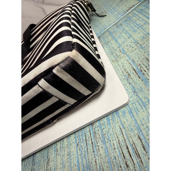 Kate Spade New York Laptop Bag Black White Stripe Zippered Carry Case - Picture 4 of 9